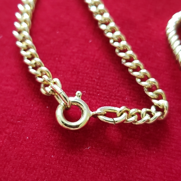 Vintage Avon Gold Tone Heart Pendant With Glass Rhinestone Necklace - Picture 10 of 12